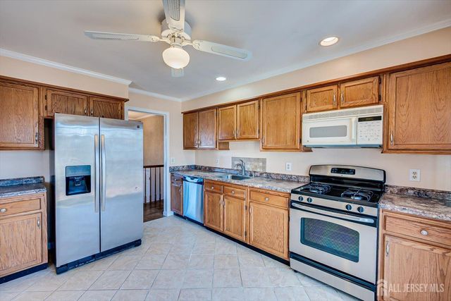 22 Oloughlin Drive, South Plainfield, NJ 07080