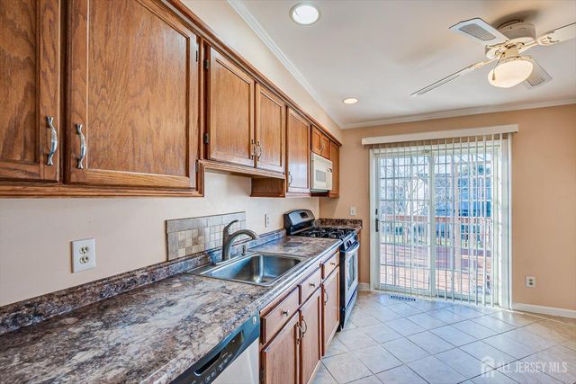 22 Oloughlin Drive, South Plainfield, NJ 07080