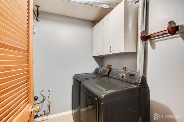 22 Oloughlin Drive, South Plainfield, NJ 07080