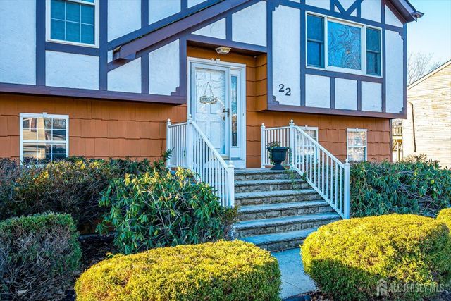 22 Oloughlin Drive, South Plainfield, NJ 07080