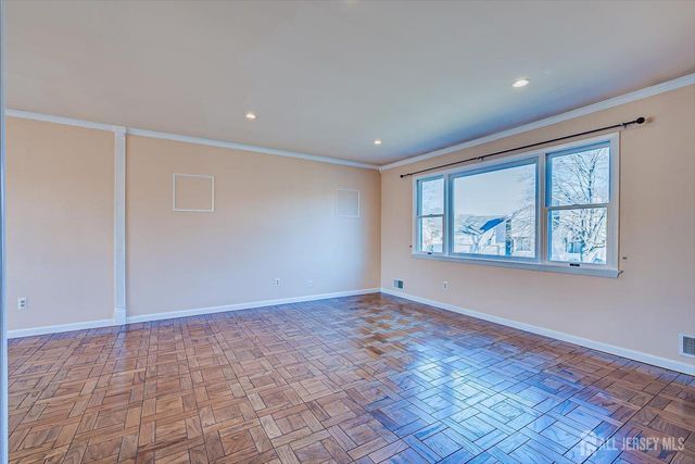 22 Oloughlin Drive, South Plainfield, NJ 07080