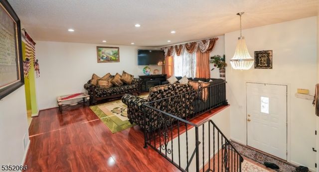 340 Park Ave, Old Bridge Twp., NJ 08857