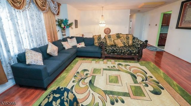 340 Park Ave, Old Bridge Twp., NJ 08857