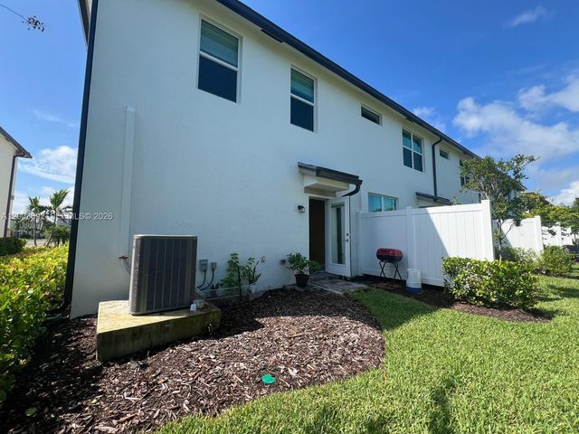 3235 Watercress DR, Lauderdale Lakes, FL 33311