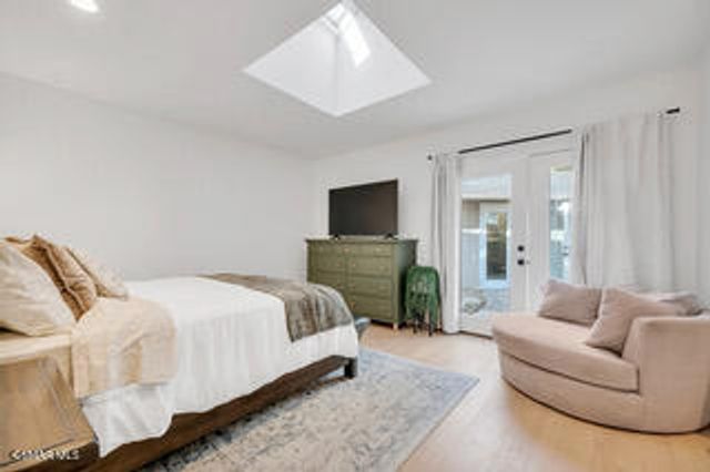 135 W Gainsborough Road, Thousand Oaks, CA 91360