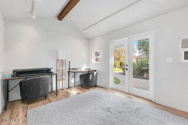 135 W Gainsborough Road, Thousand Oaks, CA 91360