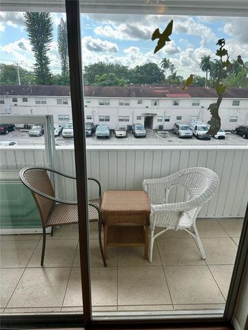 15600 NE 6th Ave 34A, Miami, FL 33162