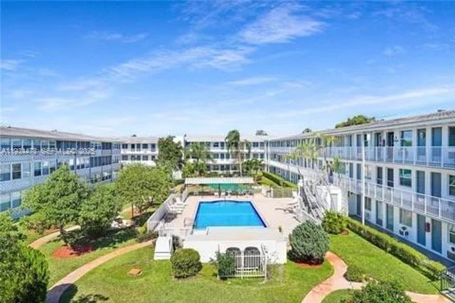 15600 NE 6th Ave 34A, Miami, FL 33162