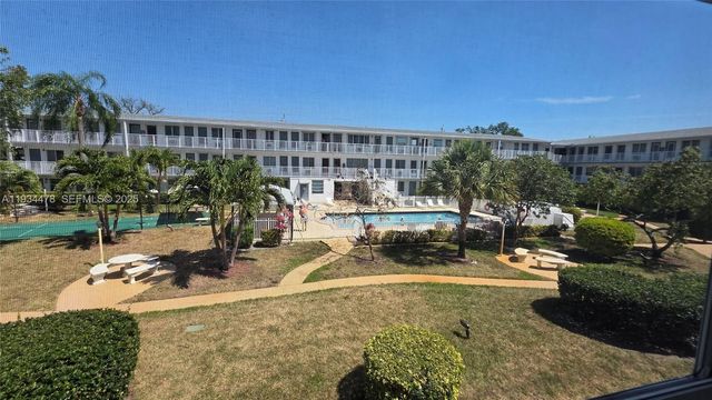 15600 NE 6th Ave 34A, Miami, FL 33162