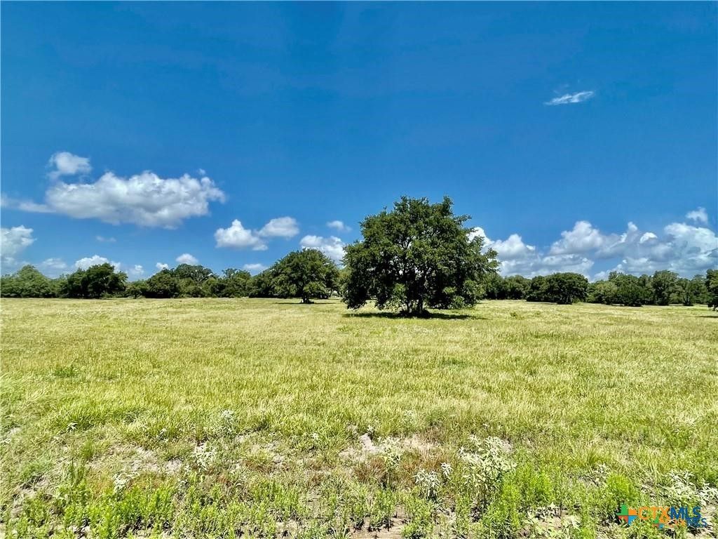 Image 1 of property listing at 0 Ridgehaven Trail, Victoria, TX 77905