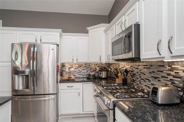 3548 E Highview Drive, Des Moines, IA 50320