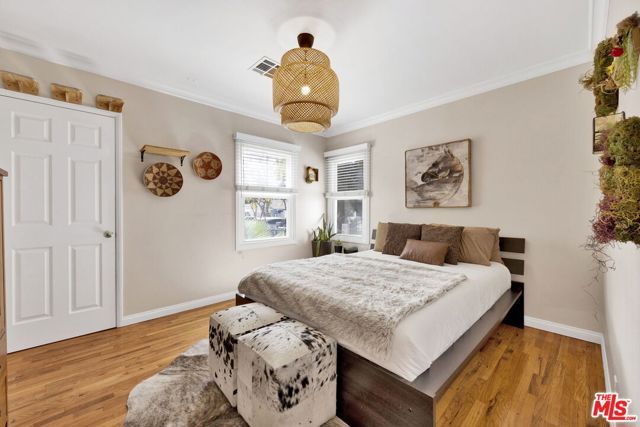 15513 Cohasset Street, Van Nuys (los Angeles), CA 91406