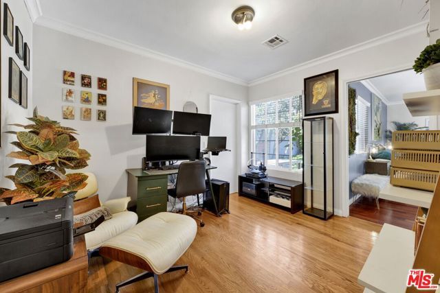 15513 Cohasset Street, Van Nuys (los Angeles), CA 91406