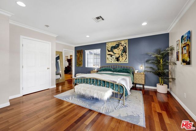 15513 Cohasset Street, Van Nuys (los Angeles), CA 91406