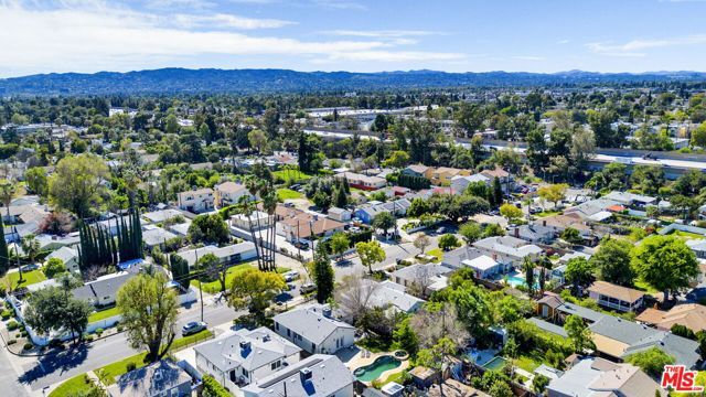 15513 Cohasset Street, Van Nuys (los Angeles), CA 91406