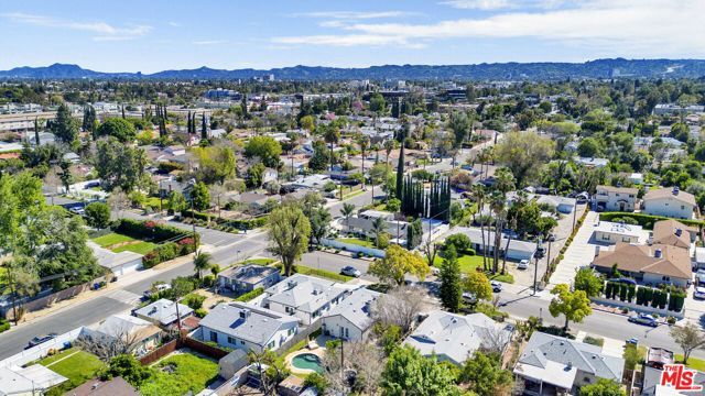 15513 Cohasset Street, Van Nuys (los Angeles), CA 91406