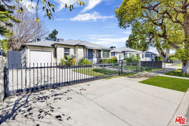 15513 Cohasset Street, Van Nuys (los Angeles), CA 91406