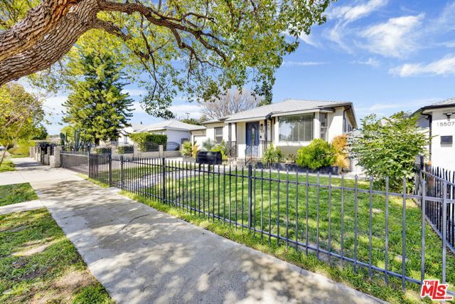 15513 Cohasset Street, Van Nuys (los Angeles), CA 91406