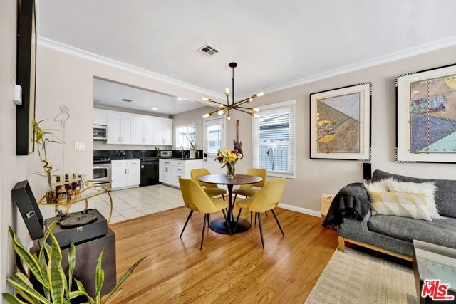 15513 Cohasset Street, Van Nuys (los Angeles), CA 91406