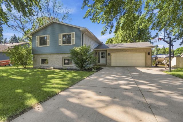 7801 119th Avenue N, Champlin, MN 55316