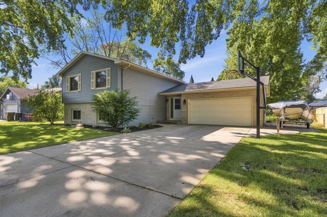 7801 119th Avenue N, Champlin, MN 55316