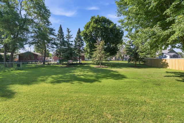 7801 119th Avenue N, Champlin, MN 55316