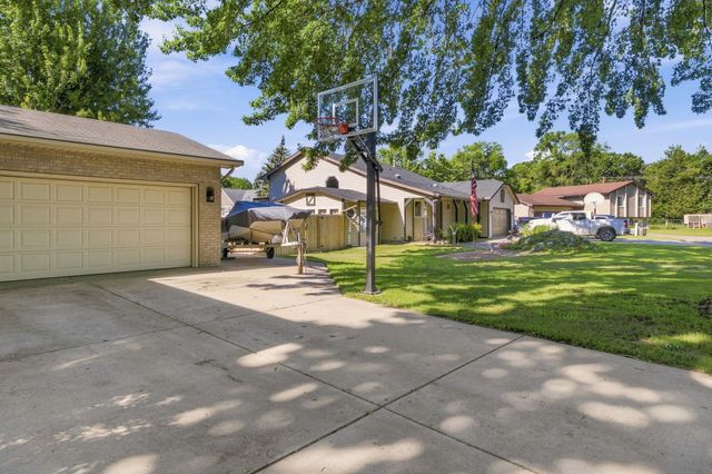 7801 119th Avenue N, Champlin, MN 55316