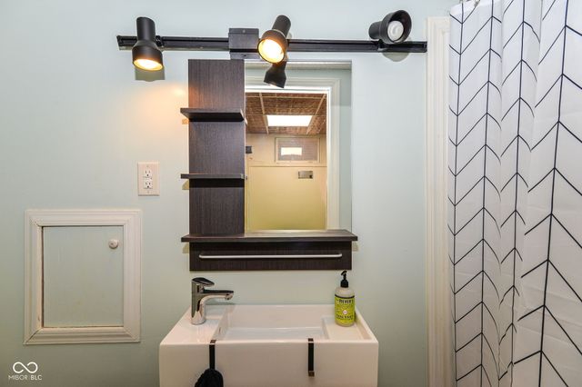 5322 Lowell Avenue, Indianapolis, IN 46219