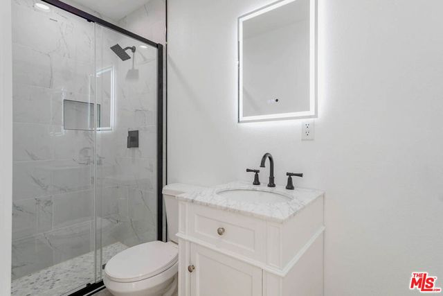 1812 W Glenoaks Boulevard E, Glendale, CA 91206