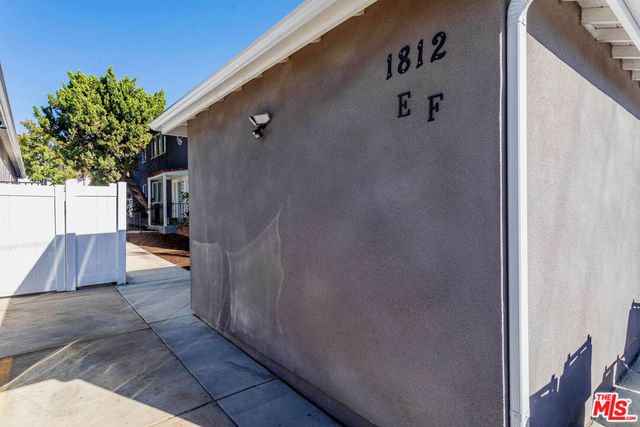 1812 W Glenoaks Boulevard E, Glendale, CA 91206