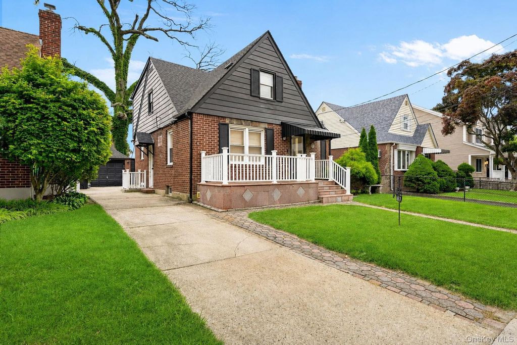 169 Rintin Street, Franklin Square, NY 11010 — exterior