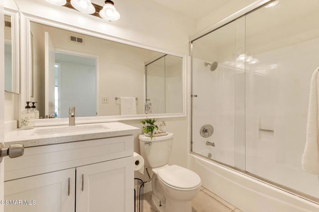 5700 Etiwanda Avenue 113, Tarzana, CA 91356