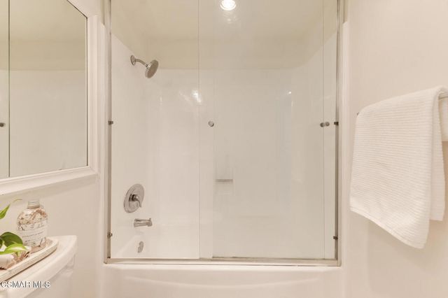 5700 Etiwanda Avenue 113, Tarzana, CA 91356