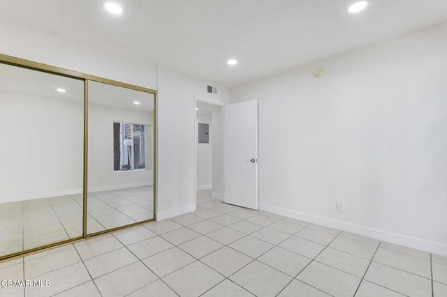 5700 Etiwanda Avenue 113, Tarzana, CA 91356