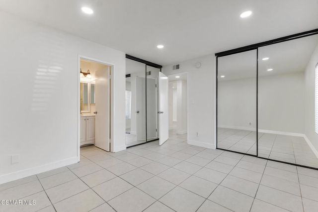 5700 Etiwanda Avenue 113, Tarzana, CA 91356