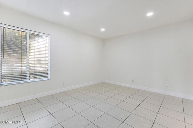 5700 Etiwanda Avenue 113, Tarzana, CA 91356