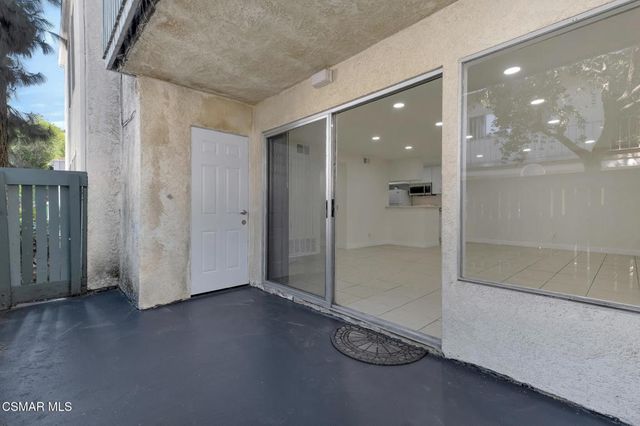 5700 Etiwanda Avenue 113, Tarzana, CA 91356