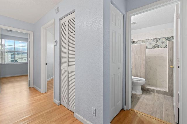952 Summit Lake Drive, West Palm Beach, FL 33406