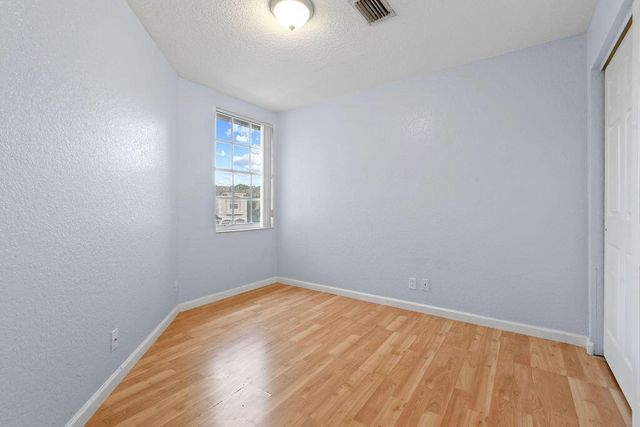 952 Summit Lake Drive, West Palm Beach, FL 33406