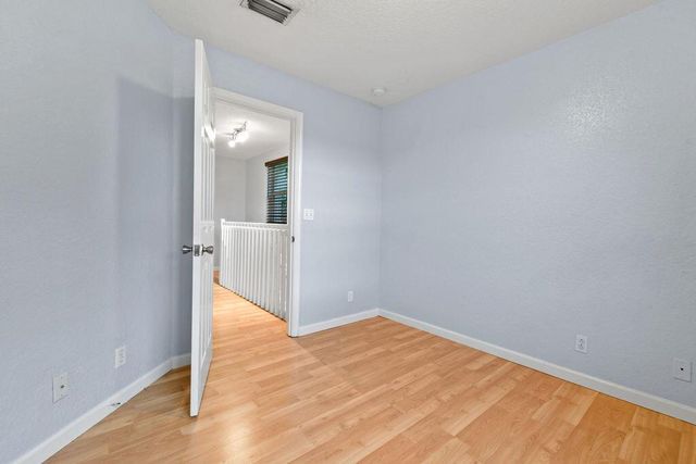 952 Summit Lake Drive, West Palm Beach, FL 33406