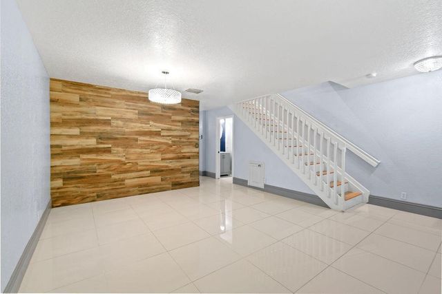 952 Summit Lake Drive, West Palm Beach, FL 33406