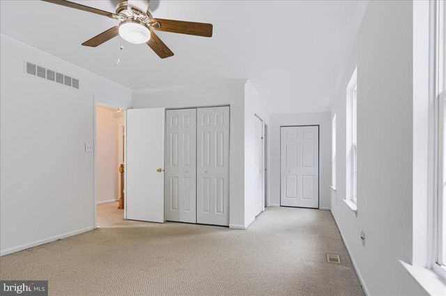 25 AVIGNON DR, Newark, DE 19702