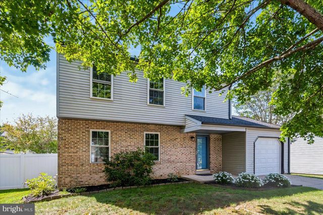 25 AVIGNON DR, Newark, DE 19702