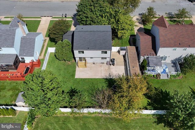 25 AVIGNON DR, Newark, DE 19702