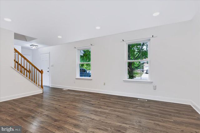 25 AVIGNON DR, Newark, DE 19702