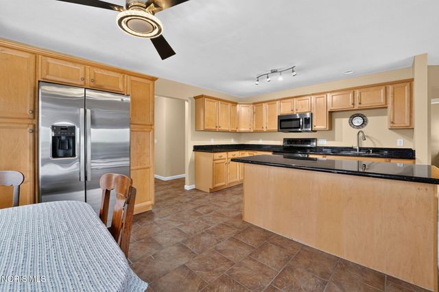 7018 Twin Lakes Road, Perrysburg, OH 43551