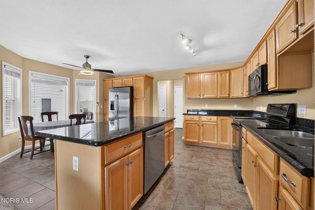7018 Twin Lakes Road, Perrysburg, OH 43551