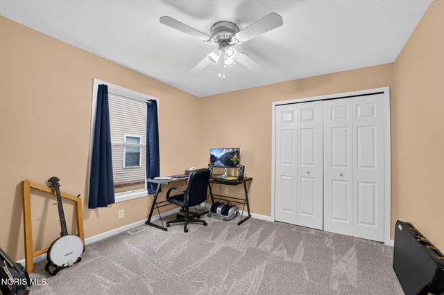 7018 Twin Lakes Road, Perrysburg, OH 43551