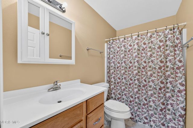 7018 Twin Lakes Road, Perrysburg, OH 43551