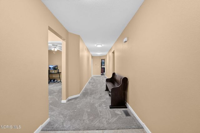7018 Twin Lakes Road, Perrysburg, OH 43551